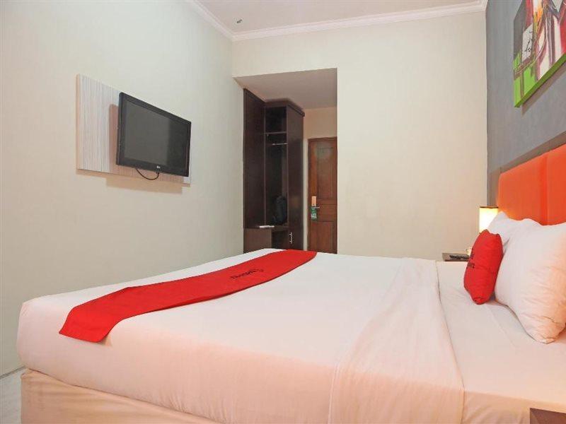Reddoorz Plus Near Keraton Solo Kültér fotó