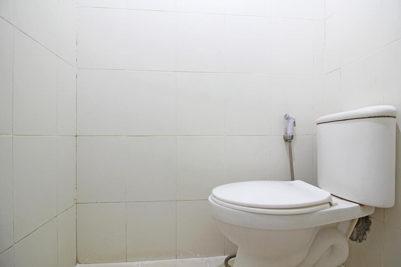 Reddoorz Plus Near Keraton Solo Kültér fotó
