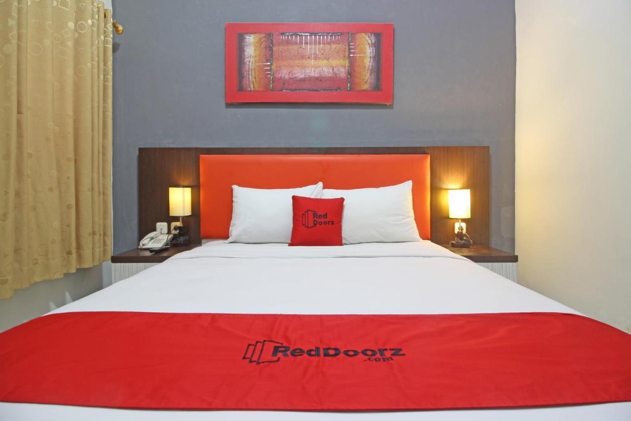 Reddoorz Plus Near Keraton Solo Kültér fotó