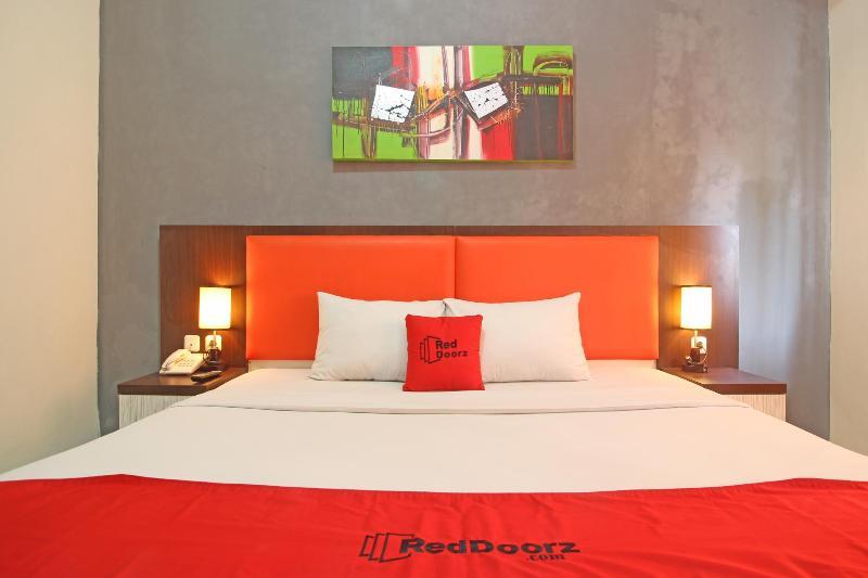 Reddoorz Plus Near Keraton Solo Kültér fotó
